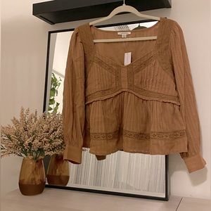 NWT: American Eagle Long-Sleeve Babydoll Blouse. Size Small, Brown.
